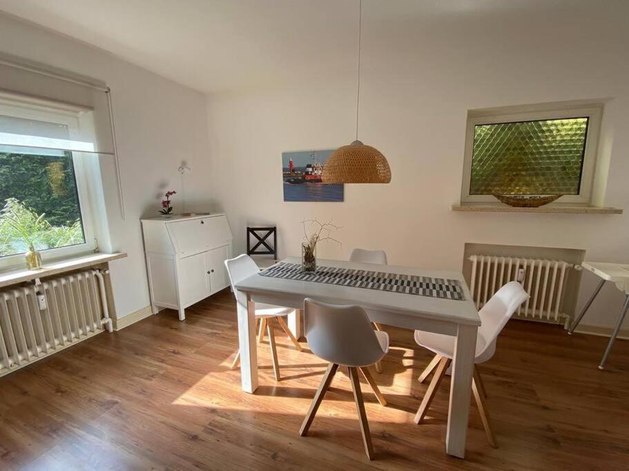 Feddersen Living Grosse Ferienwohnung - Garten - Terrasse - Smart Tv - Netflix Brunsbuttel Exteriör bild